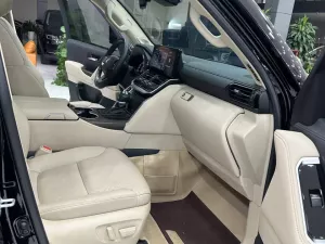Toyota Land Cruiser LC300 2024 - Land Cruiser LC300 Sản Xuất 2024 Lướt 8 nghìn, Lên full Trung Đông chính hãng