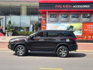 Toyota Fortuner 2.4G MT 2019 - Bán xe Toyota Fortuner 2.4G MT đời 2019, màu nâu giá cạnh tranh