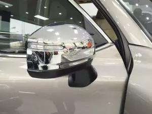 Toyota Land Cruiser LC300 2023 - Bán ô tô Toyota Land Cruiser LC300 sản xuất 2023 đi 1,3 v Km. Sơn zin cả xe 