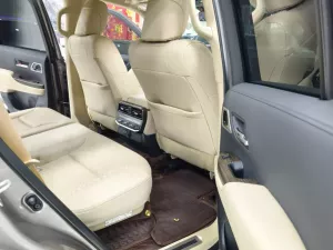 Toyota Land Cruiser LC300 2023 - Bán ô tô Toyota Land Cruiser LC300 sản xuất 2023 đi 1,3 v Km. Sơn zin cả xe 