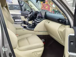 Toyota Land Cruiser LC300 2023 - Bán ô tô Toyota Land Cruiser LC300 sản xuất 2023 đi 1,3 v Km. Sơn zin cả xe 