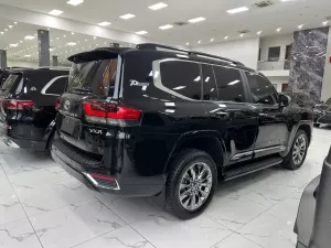 Toyota Land Cruiser LC300 2025 - Land Cruiser LC300 Sản xuất 2025 đăng ký 15/1/2026 