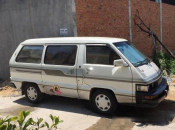 Toyota Hiace MT 1986 - Bán Toyota Hiace đời 1986, màu trắng số sàn