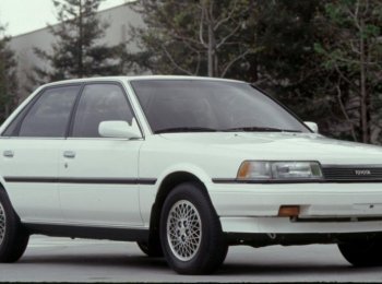 Toyota Camry LE 1990 - Bán Toyota Camry LE 1990, màu trắng, xe nhập, giá 140tr