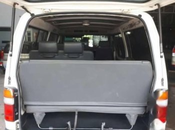 Toyota Hiace 2000 - Bán xe Toyota Hiace đời 2000, màu trắng, giá tốt