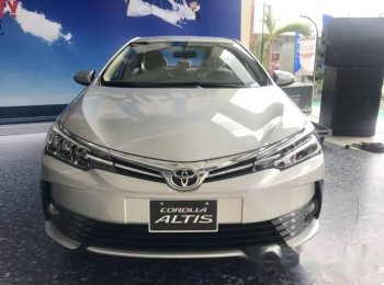 Toyota Corolla Altis 2017 - Cần bán xe Toyota Corolla altis đời 2017, màu bạc