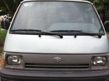 Toyota Hiace MT 1994 - Bán Toyota Hiace MT đời 1994, giá 35tr