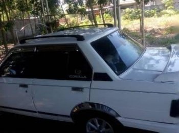 Toyota Corolla Altis 1982 - Bán ô tô Toyota Corolla altis đời 1982, màu trắng