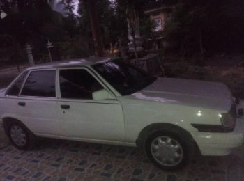Toyota Corolla Altis 1984 - Cần bán Toyota Corolla altis đời 1984, màu trắng