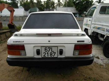Toyota Corolla 1981 - Cần bán lại xe Toyota Corolla đời 1981, màu trắng