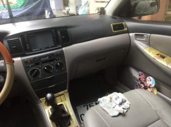 Toyota Corolla Altis 2004 - Bán Toyota Corolla altis đời 2004, màu đen  