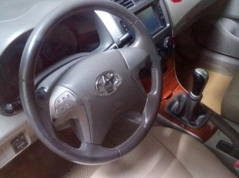 Toyota Corolla Altis 1.8V 2010 - Cần bán xe Toyota Corolla altis 1.8V năm sản xuất 2010, màu đen, xe nhà đi ít giữ gìn, nội thất còn mới