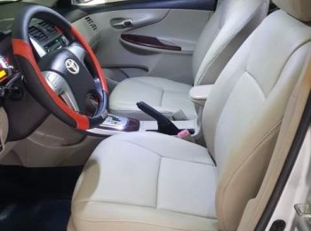 Toyota Corolla Altis 2011 - Cần bán lại xe Toyota Corolla Altis đời 2011, màu bạc