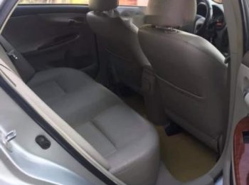 Toyota Corolla Altis   2010 - Bán xe Toyota Corolla altis năm sản xuất 2010, màu bạc, xe công chức sử dụng