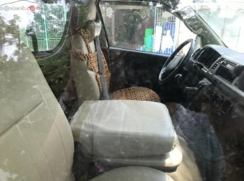 Toyota Hiace 2.5 2005 - Bán xe Toyota Hiace 2.5 năm sản xuất 2005, màu bạc giá cạnh tranh