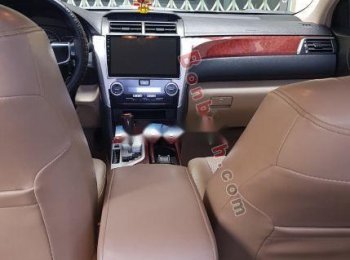 Toyota Camry 2.0E 2013 - Cần bán lại xe Toyota Camry 2.0E đời 2013 chính chủ, giá 680tr