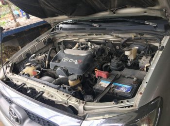 Toyota Hilux 2009 - Bán xe Toyota Hilux sản xuất 2009, màu bạc, xe nhập, 300tr