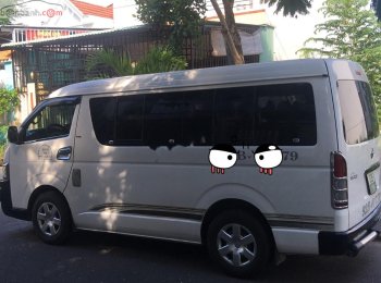 Toyota Hiace 2010 - Cần bán gấp Toyota Hiace năm sản xuất 2010, màu trắng, nhập khẩu nguyên chiếc chính hãng