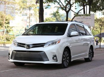 Toyota Sienna 2019 - Bán nhanh chiếc xe hạng sang Toyota Sienna limited, sản xuất 2019, xe nhập, có xe giao nhanh