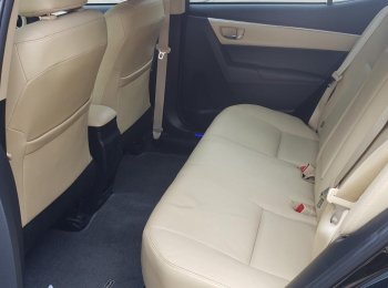 Toyota Corolla 1.8G 2018 - Bán ô tô Toyota Corolla 1.8G đời 2018, màu nâu