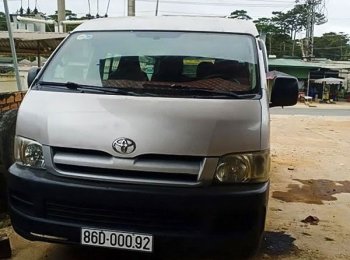 Toyota Hiace 2005 - Bán ô tô Toyota Hiace sản xuất 2005, màu bạc