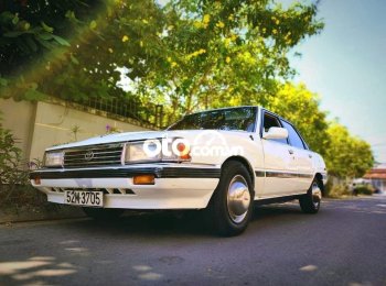 Toyota Camry 1983 - Bán Toyota Camry sản xuất 1983, màu trắng, xe nhập