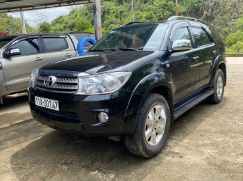 Toyota Fortuner 2011 - Màu đen xe gia đình, giá 410tr