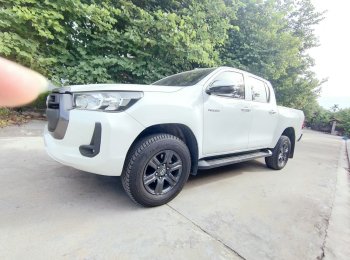 Toyota Hilux 2021 - Bán với giá 710tr