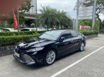 Toyota Camry 2020 - Giá hời