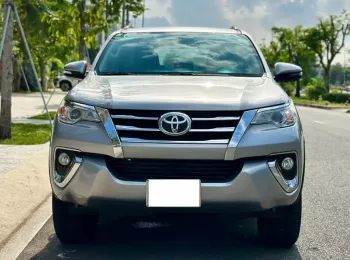 Toyota Fortuner 2.7V 4x2 AT 2018 - Bán xe Toyota Fortuner 2.7V 4x2 AT đời 2018, màu bạc, nhập khẩu