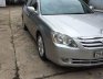 Toyota Avalon 2006 - Bán Toyota Avalon 2006, màu bạc số tự động, giá chỉ 650 triệu