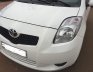 Toyota Yaris 1.3 2005 - Cần bán lại xe Toyota Yaris 1.3 2005, màu trắng, nhập khẩu chính hãng, số tự động