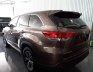 Toyota Highlander LE 2.7 2017 - Bán chiếc xe Toyota Highlander 2.7 LE tháng 2- 2017 màu cà phê cực đẹp