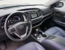 Toyota Highlander LE 2017 - Bán Toyota Highlander sản xuất 2017, màu đen, nội thất xanh lam đặt biệt hiếm