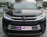 Toyota Highlander LE 2017 - Bán Toyota Highlander sản xuất 2017, màu đen, nội thất xanh lam đặt biệt hiếm