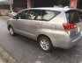 Toyota Innova   2.0E   2017 - Cần bán gấp Toyota Innova 2.0E năm sản xuất 2017, màu bạc số sàn, giá 550tr