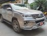 Toyota Venza 2017 - Bán ô tô Toyota Venza 2.7AWD AT năm 2017, màu bạc