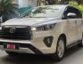 Toyota Innova 2020 - Bán Toyota Innova 2.0V sản xuất 2020, màu trắng, 910 triệu
