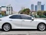 Toyota Camry 2021 - Bán xe Toyota Camry 2.5Q năm sản xuất 2021, màu trắng