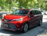 Toyota Sienna 2022 - Xe màu đỏ