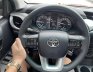 Toyota Hilux 2021 - Xe màu đỏ, 690tr