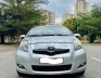Toyota Yaris 2012 - Xe màu bạc xe gia đình 