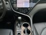 Toyota Camry 2020 - Giá 965 triệu