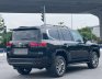 Toyota Land Cruiser LC300 2023 - Bán Toyota Land Cruiser 3.5 màu đen/ kem, sản xuất 2023, xe giao ngay.