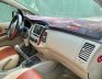 Toyota Innova 2.0 2014 - Bán xe Toyota 2014 xe màu vàng cát 2.0MT xe đẹp ít chạy có đăng ký kinh doanh.