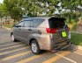 Toyota Innova 2.0G 2019 - Bán xe TOYOTA INNOVA 2019 số sàn, màu xám xe mua từ hàng ra