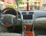 Toyota Camry 2010 - Chính chủ cần bán gấp Camry LE 2.5 xe gia đình đang sử dụng đk 2011