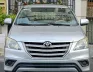 Toyota Innova 2.0E 2015 - Cần bán Toyota Innova 2.0E năm 2015, màu bạc, giá chỉ 355 triệu